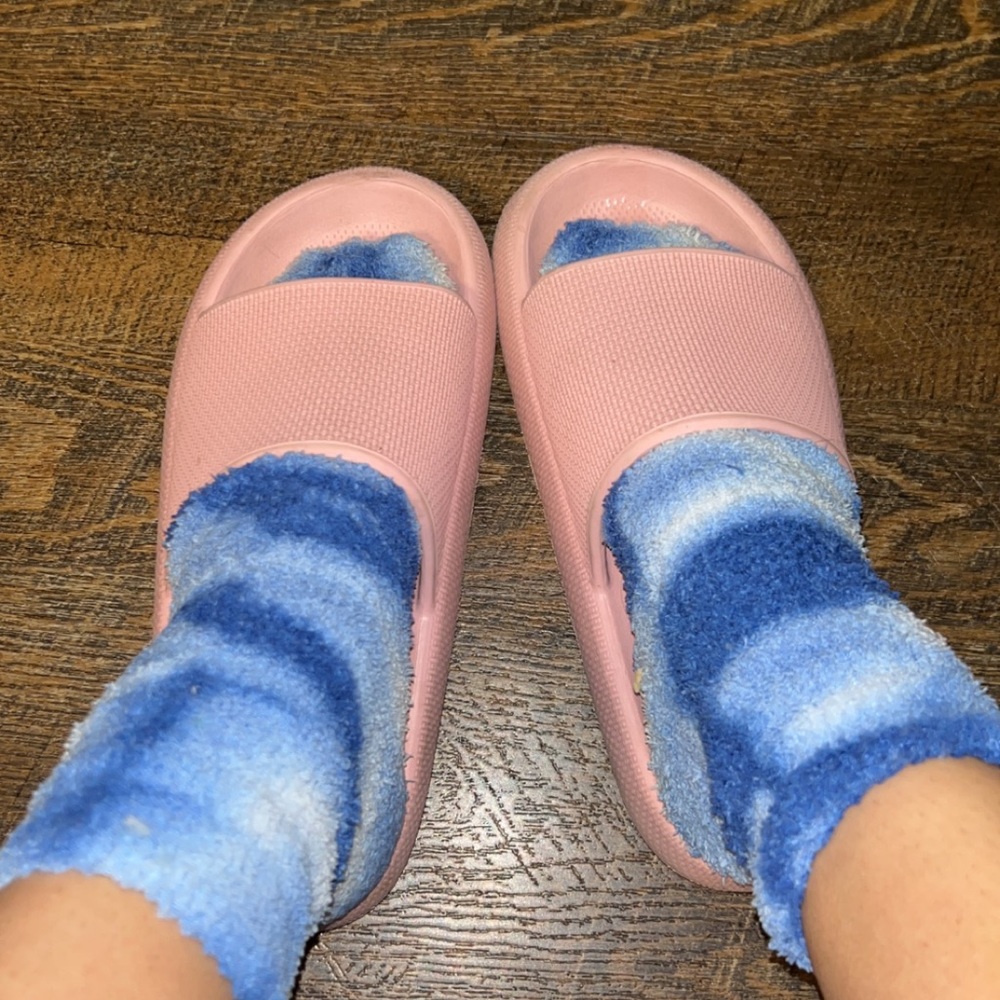 Size 7 slides